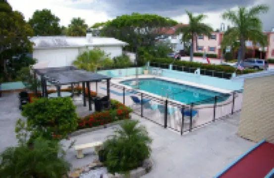 Holiday House Motel