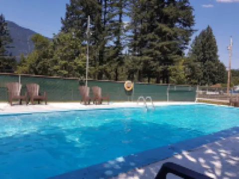 假日汽車旅館及RV度假村