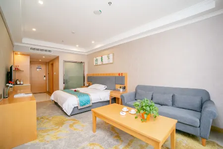 Rujia Huayi Select Hotel (Shudu Wanda) Отели рядом с достопримечательностью «Sandaoyan»