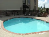 Holiday Inn Express NEW ALBANY by IHG - piscina