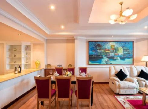 Muong Thanh Luxury Song HAN Hotel Отели рядом с достопримечательностью «Da Nang Museum»