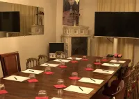 La Villa Rochette Hotels in Saint-Cyr-sous-Dourdan