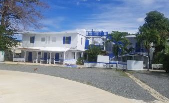 West Coast Inn's - Housity