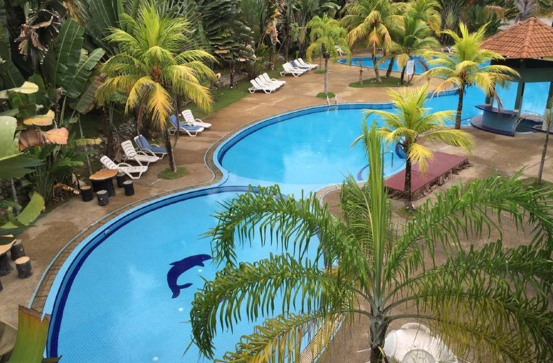 marina teluk batik