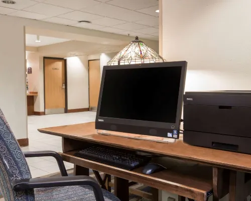 Baymont Inn & Suites by Wyndham Anchorage Airport الأماكن العامة Photos