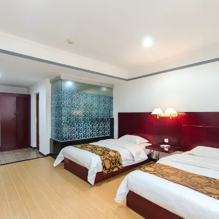 Qichun Lishizhen Holiday Hotel