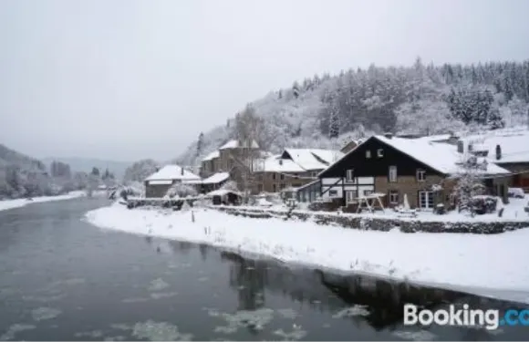 帕斯瑞爾莫扎維度假屋