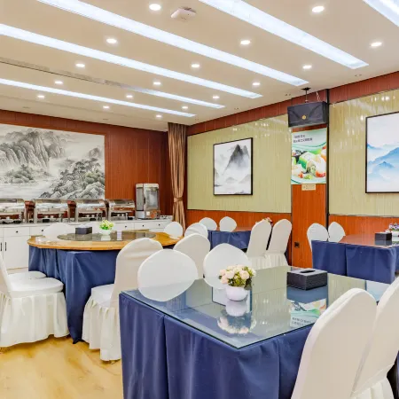 Shangpin Crystal Hotel (Hefei Fubang Plaza)