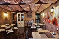 Art Hotel "at The Artists"