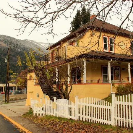 Victoria Falls House