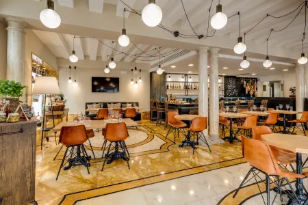 BW Premier Collection CHC Continental Отели рядом с достопримечательностью «Палаццо Лабиа»