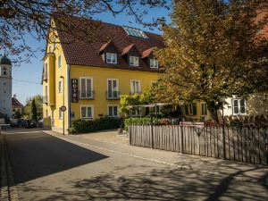 Neumaiers Hirsch -Gasthof Und Landhotel