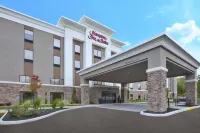 Hampton Inn & Suites Cleveland/Oakwood Village Hotel di Oakwood