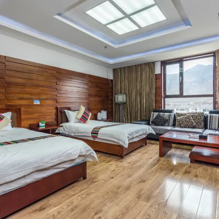 Padma Chumig Garden Hotel