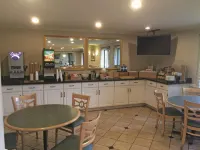 La Quinta Inn & Suites by Wyndham Chicago Gurnee - breakfast