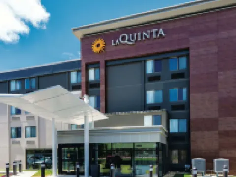 La Quinta Inn & Suites by Wyndham Salem NH Hoteles en Salem