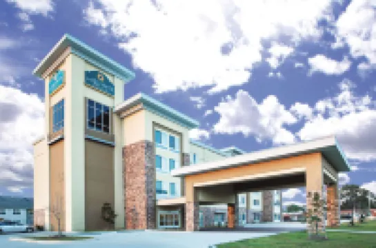 La Quinta Inn & Suites by Wyndham Hattiesburg - I-59 Hotel di 