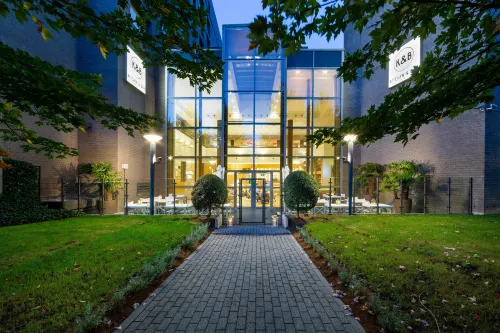 Courtyard Brussels Hotels in Evere