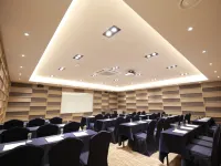 Gold River Hotel Hotels near Mario Outlet