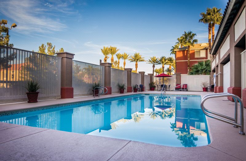 La Quinta Inn & Suites by Wyndham Las Vegas Red Rock photo 3