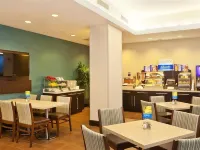 Holiday Inn NEW YORK CITY - TIMES SQUARE by IHG Các khách sạn gần Khu Upper West Side