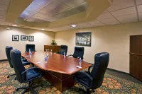 Holiday Inn Express & Suites Waterford Hotels in Waterford