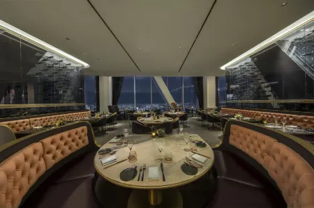 InterContinental - Los Angeles Downtown Отели рядом с достопримечательностью «Уотеруорлд»