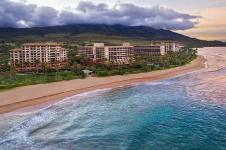 Marriott's Maui Ocean Club  - Lahaina & Napili Towers Отели рядом с достопримечательностью «Лахайна Джодо Мишен»