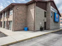 Comfort Inn Hotels near Ottawa Train Station