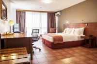 Holiday Inn & Suites Port Moresby Hotels in Loloata Island