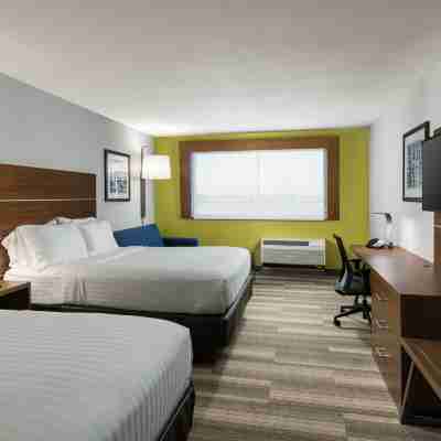 Holiday Inn Express Visalia - Sequoia Gateway Area Rooms