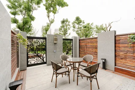 Jinyang Shangcheng Hotel Отели рядом с достопримечательностью «Jintang Bajing»