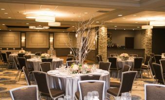 Clarion Hotel Seekonk - Providence - Housity