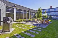 Holiday Inn Express Sault Ste Marie Hotels near Strathclair Park