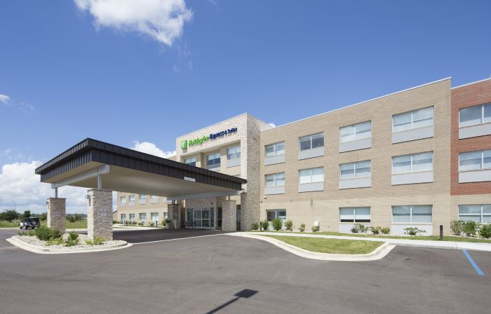 Holiday Inn Express & Suites GAYLORD by IHG