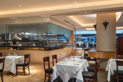 レストラン メトロポリタン ホテル バンクーバーの写真