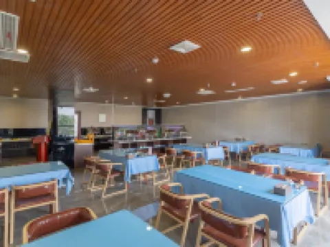 Dongjia Hotel Hotels in Yiyuan