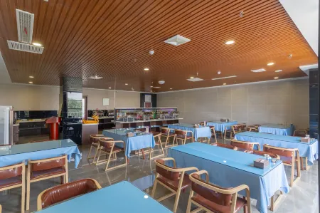 Dongjia Hotel Отели в г. Сиюань