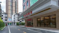 Vienna Hotel (Yizhou Sankeshu) Hotels near Yizhou Bus Terminal (Shangu Road)