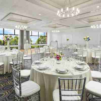 Courtyard by Marriott Boston Cambridge Dining/Meeting Rooms
