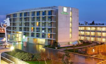 Holiday Inn Santiago - Airport Terminal, an IHG Hotel