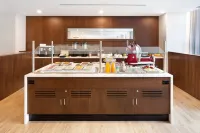 Hôtel AC Montréal Centre-Ville - 朝食