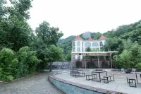 Zhashui Zhongnan Impression Hotel