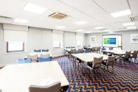 Holiday Inn Express Perth Hotels in Bankfoot