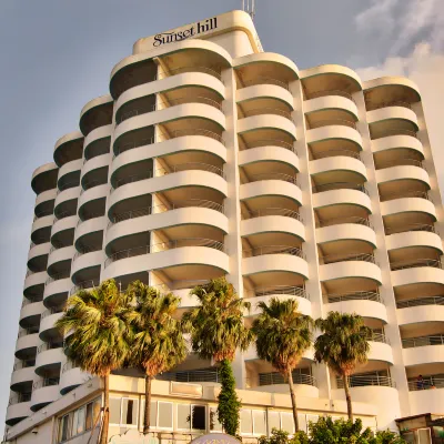 Hotel Sunset Hill Hotels near Tiger Beach Resort Club