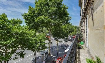 Eiffel Tower - Ecole Militaire Apartment