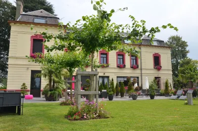 Le Domaine des Fagnes Hotels in Sains-du-Nord