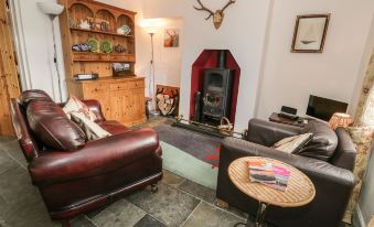 Crinan Canal Cottage No8