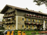 Hotel Schlossblick Chiemsee Hotels in Halfing