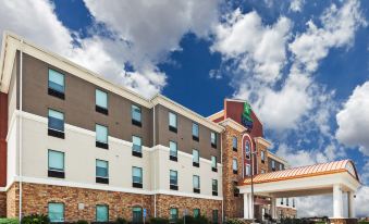 Holiday Inn Express & Suites Port Arthur Central-Mall Area